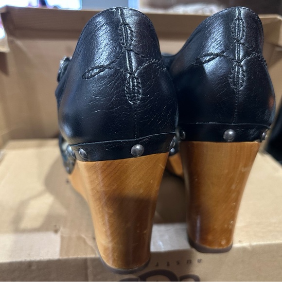 Ugg Chrissie size 9 - Picture 6 of 10